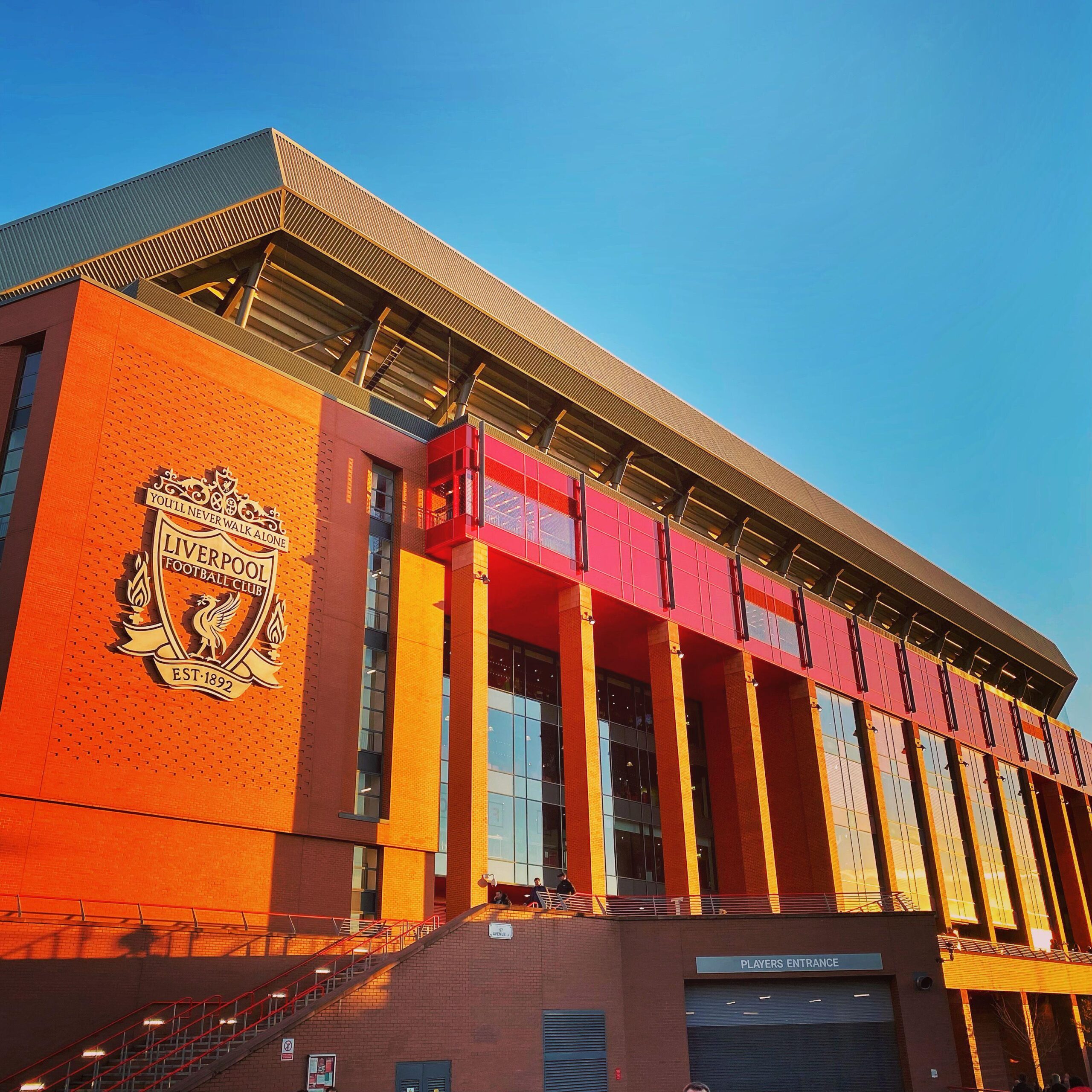 Pronósticos Liverpool vs Arsenal Apuestas y cuotas de la Premier League