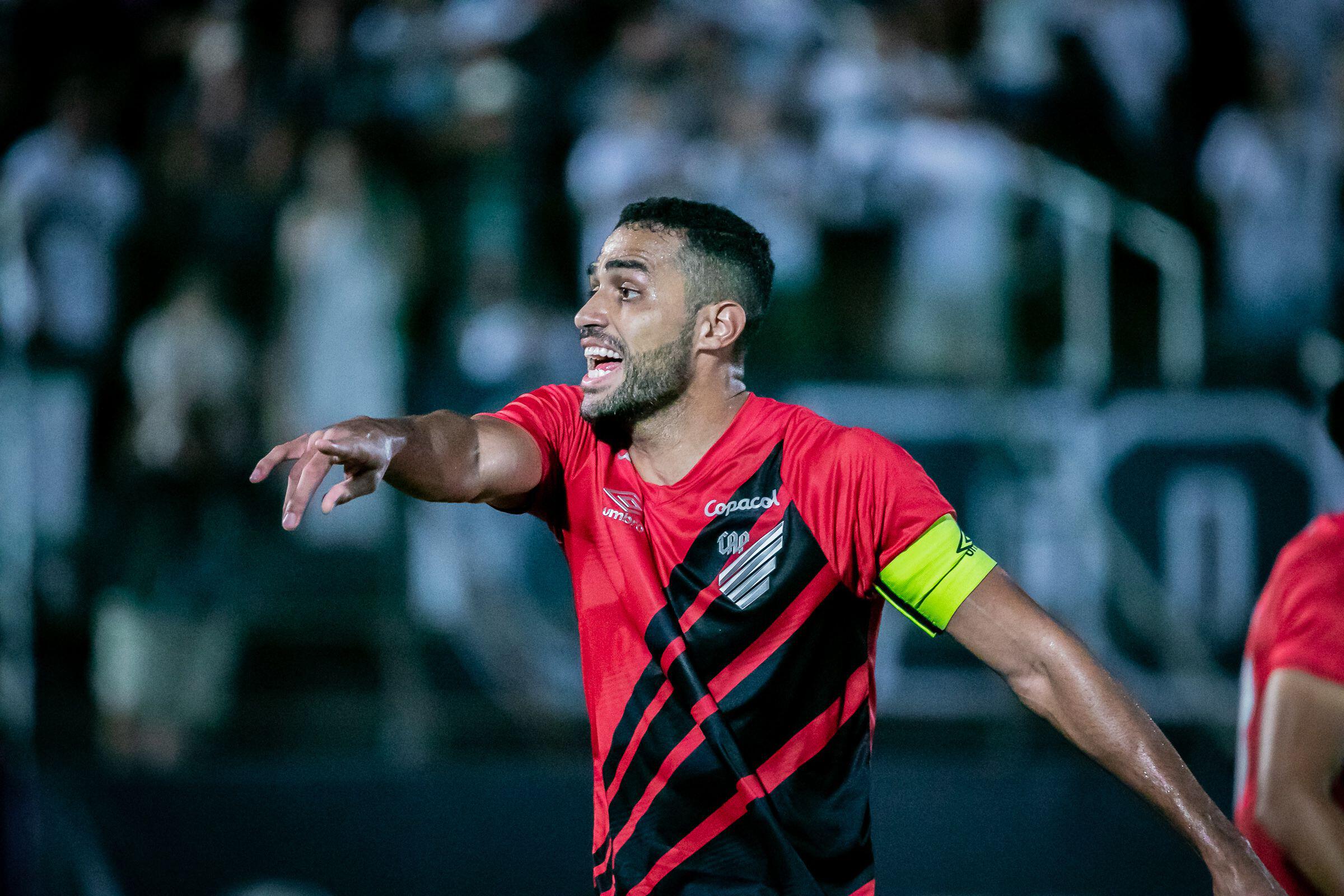 Palpites Athletico-PR x Goiás as odds do Brasileiro Série B