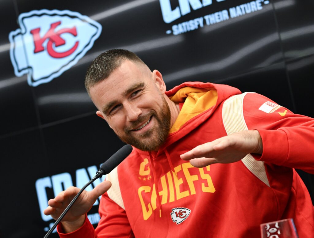 Travis Kelce: Quem é o astro da NFL que vai se casar com Taylor Swift