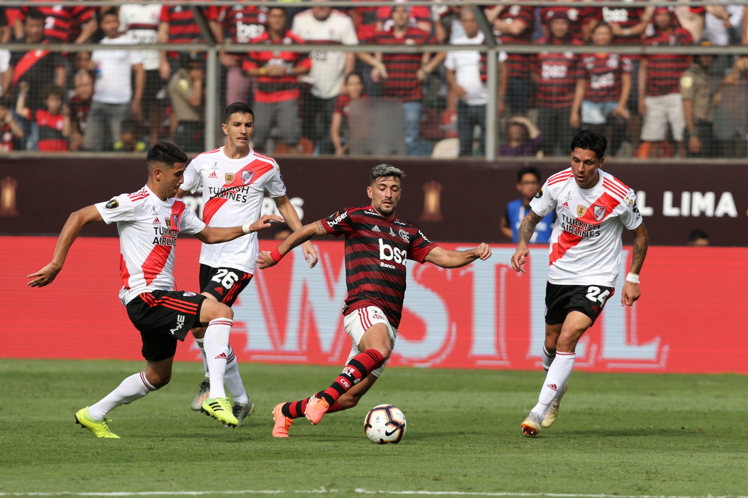 Flamengo contra argentinos na Libertadores histórico e números