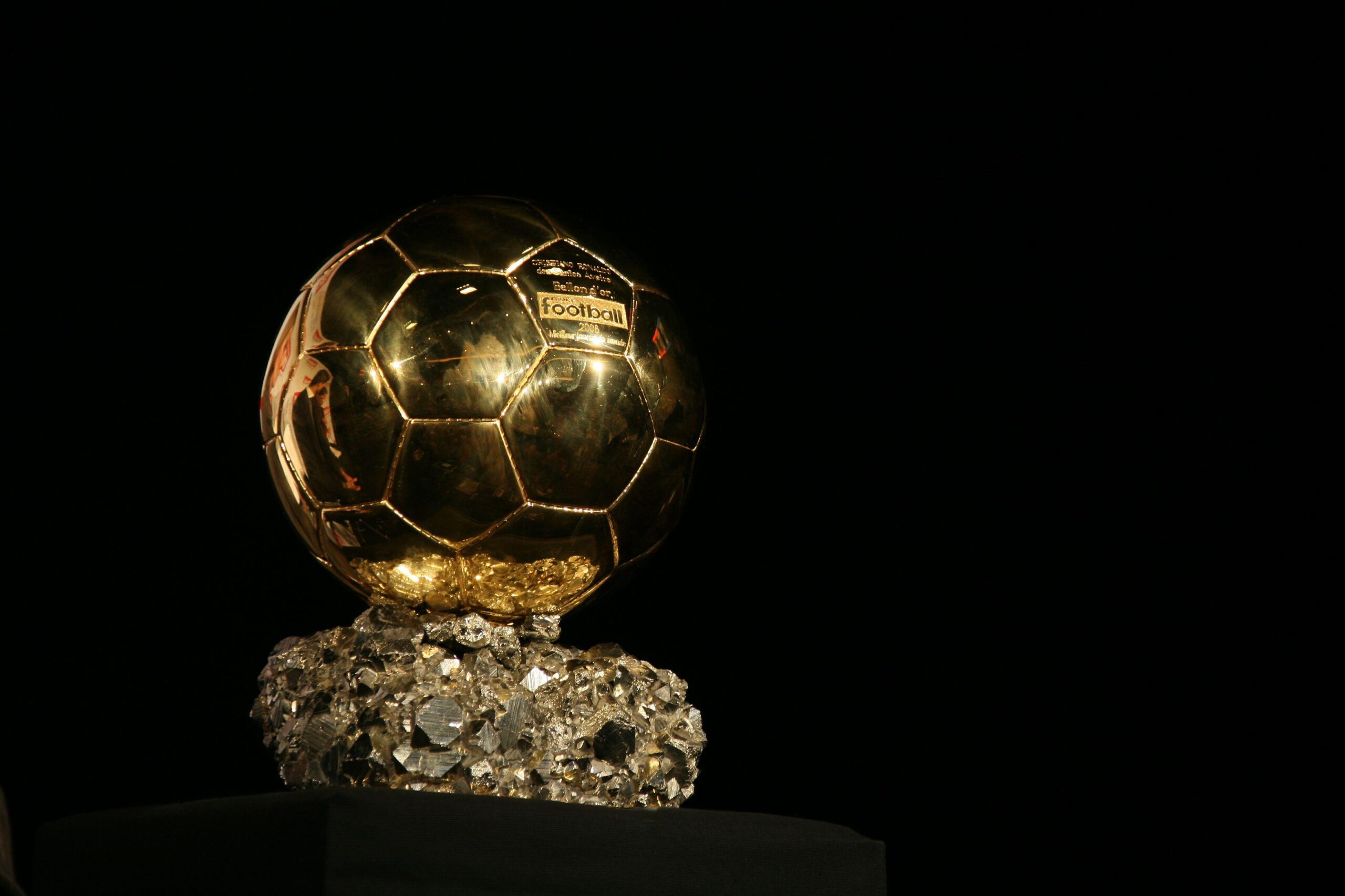 Quem vai vencer a Bola de Ouro de 2025?