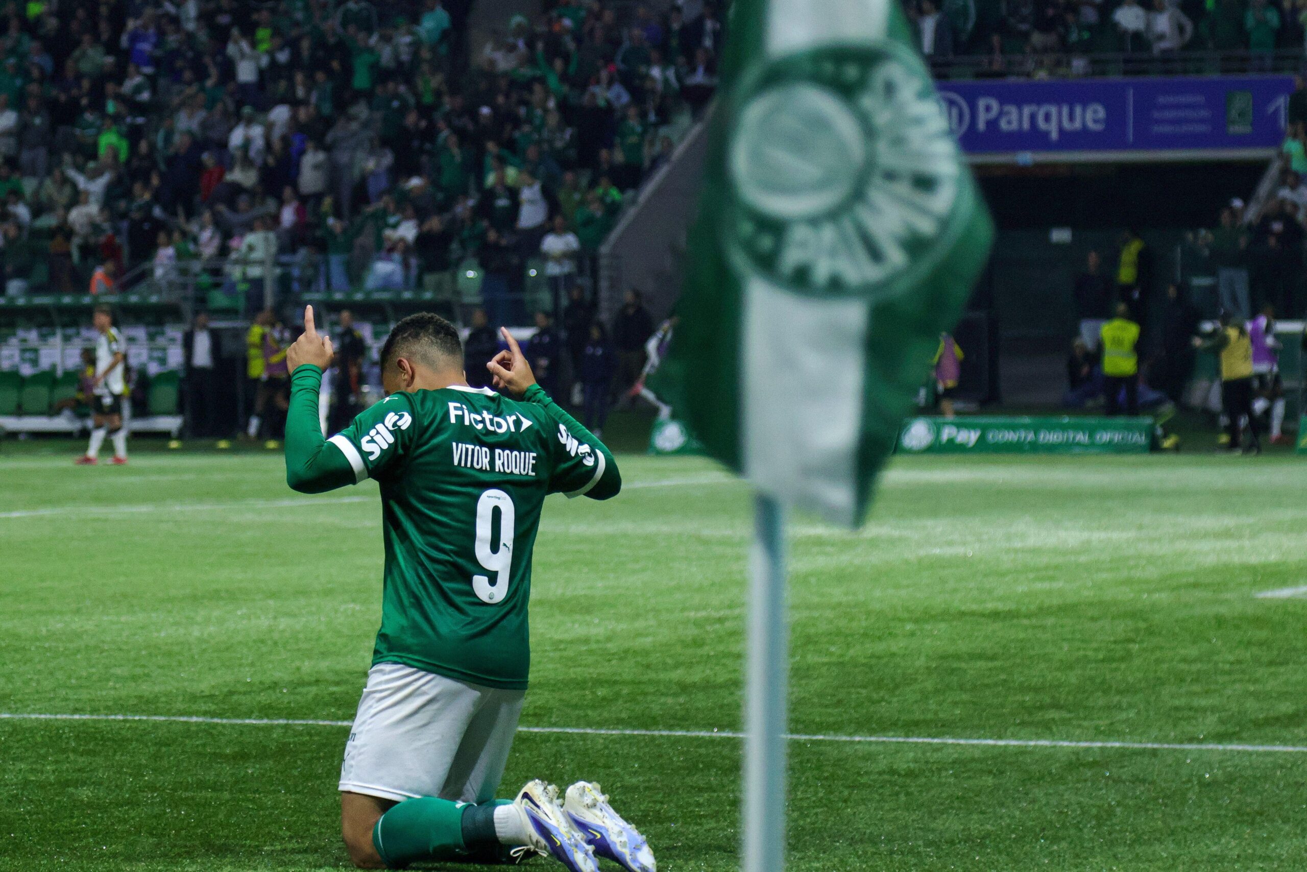 Bruno Vicari Big Odd reúne vitória do Palmeiras sobre o Bragantino e gol de Vitor Roque