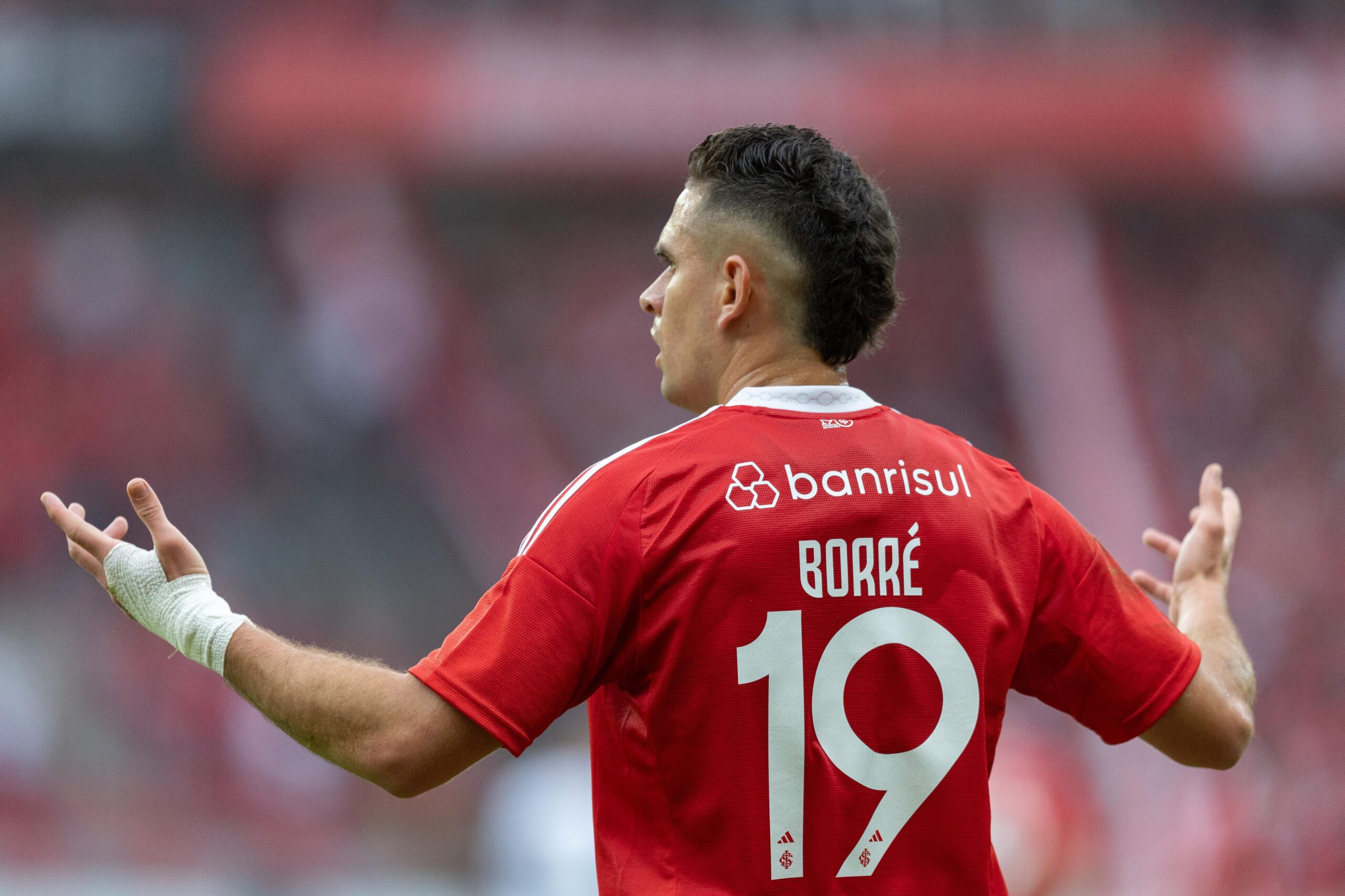 Borré encerra seca de gols e vira esperança do Inter contra o Bahia